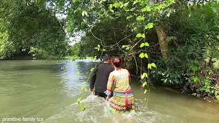 Survival skills - Skills to trap, bait and catch catfish on the banks of the stream