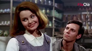Rocío Dúrcal a lo Blancanieves en Tengo 17 años (José María Forqué, 1964)