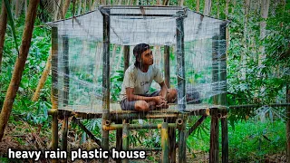 Solo camping hujan deras seharian||membangun shelter dinding atap plastic wrap||buscraft-asmr