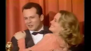 Bruce Willis and Cybill Shepherd at the 1987 Golden Globe Awards - backstage. An extended look. GMA