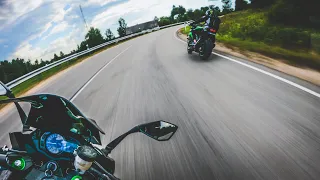 Kawasaki Z1000SX chasing Z1000SX on twisty roads