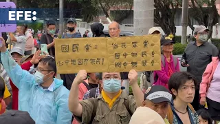 Miles de taiwaneses protestan frente al Parlamento por aprobación de polémicas reformas