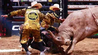 The best moments of the PBR bullfighters