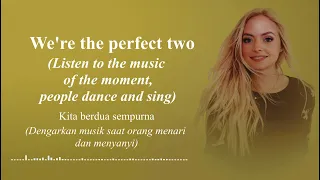 I'm Yours / Perfect Two (Jason Mraz/Auburn) Lyrics Terjemahan  Cover by Madilyn Paige Ft. Royal Fire