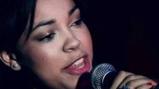 Dionne Bromfield - 'Foolin' (Live Session)