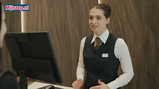 Que hace un recepcionista de hotel?