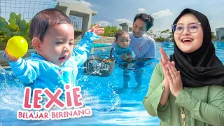 BUNDA & AYAH AJARIN ADIK BAYI LEXIE BERENANG 😍 PERTAMA KALI ADEK BAYI LEXIE LES RENANG