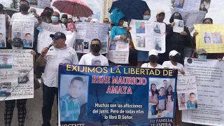 Familiares de  salvadoreños detenidos por Bukele exigen la liberación de inocentes