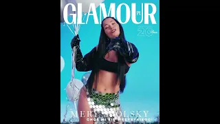 Mery Spolsky na okładce Glamour (fragment utworu Maria Przed Ołtarzem)