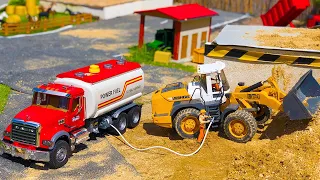 Amazing RC Toys on construction site!