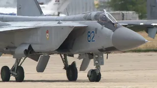 MiG-31 afterburner with tongues of flame and creepy roar out of hell RF-92385