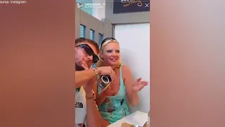 Alexandra Stan a mai făcut o cucerire! Cântă și se lasă mângâiată de un atacant al naționalei