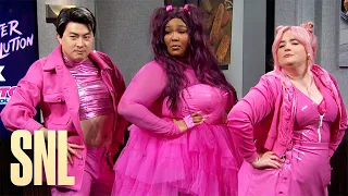 Costco Meeting ft. Lizzo - SNL