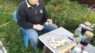 Картошка на шампуре с салом