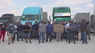 Trucking protestors gather outside of Odessa for better wages and conditions