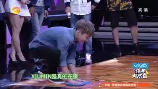 《快乐大本营》看点 Happy Camp 10/25 Recap: EXO玩擦地板游戏笑料百出-EXO Hilarious Floor Sweeping Game【湖南卫视官方版】