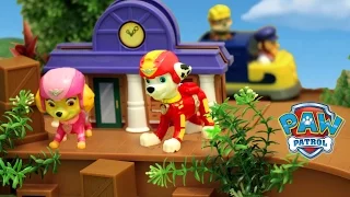 Щенячий Патруль на русском - Щенки спасают гонщика. Paw Patrol Jungle Monkey Temple Playset Lookout