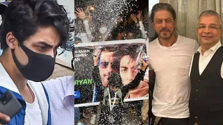 2364 - SRK fans celebrate outside ‘Mannat’ after Aryan Khan gets bail - India News 29th Oct