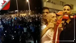 مئات المواطنين يعبرون عن فرحتهم  من وجدة الى الحدود المغربية- الجزائرية ..