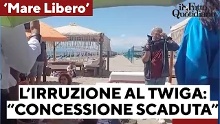 Fanno irruzione al Twiga e montano gli ombrelloni: “Concessione scaduta, la spiaggia è libera”