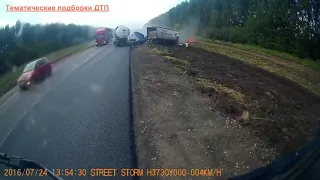 Аварии грузовиков Июль 2020   LKW Unfall im Juli   Truck accident in July