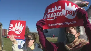 Amazon workers in Joliet hold Black Friday protest