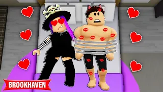 ACORDEI PRESO COM UMA BRUXA ME BEIJANDO! Brookhaven 🏡Rp Historinhas Roblox