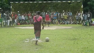 Village women's football Penalty shoot. very funny and entertaining गांव की महिला फुटबॉल पेनल्टी शूट