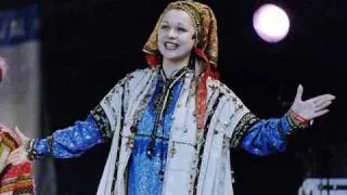 Chto Stoish Kachayas, tonkaya ryabina.(тонкая Рябина) Russian Folk Song.
