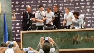 Real Madrid players invade Zinedine Zidane's press conference after winning La Liga 2017