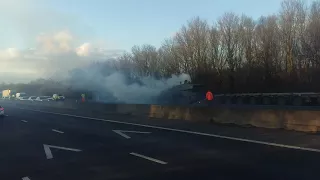 Британские танки горят на дороге, во время транспорта. Bristol M4 05.02.2018