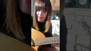 Rozalén canta cover de Inevitable (Shakira) en su casa 14-01-2023