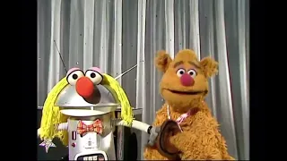 The Muppet Show - 320: Sylvester Stallone - Fozzie’s Comedy Act (1979)