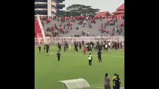 Kekecohan di stadium sultan muhammad v .. kelantan vs perak