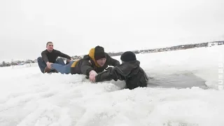 Спасение терпящих бедствие на льду: мастер-класс от МЧС (06.02.2019)