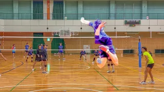 (Volleyball game) His jump serve is very strong.