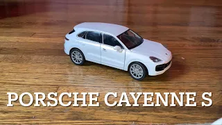 Welly 1:24 Porsche Cayenne S Diecast Walkaround