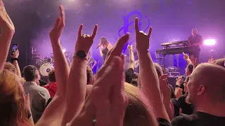 Floor Jansen in Vienna 2023 Concert Ending -  Come Full Circle - My Paragon -  Daydream