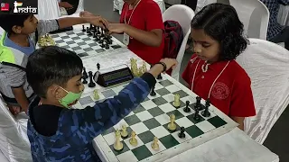 8-year-old finds a beautiful tactic and checkmates the opponent