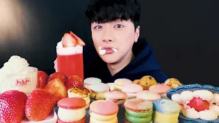 ENG SUB)SWEET MACARONS🍓 GIANT STRAWBERRIES WITH WHIPPED CREAM MUKBANG EATING SHOW ASMR