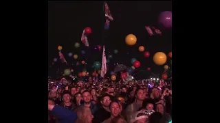 Coldplay "Adventure Of A Lifetime" colourful balls at the Pyramid Stage (Glastonbury 2016)