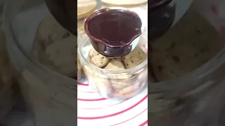 An Innovative Way With Chocolate Cookies: Messy Chocolate Cookies in a Tub