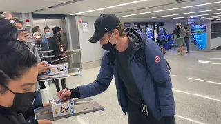 Hayden Christensen (Anakin Skywalker / Darth Vader) Signing Autographs