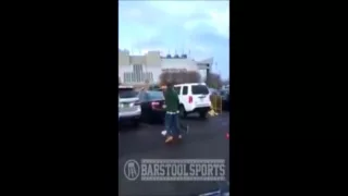 Jets fan beats up Patriots fan in Metlife Stadlium parking lot!