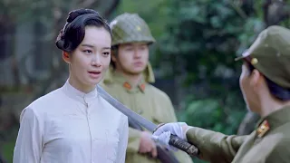日本女軍官以為自己劍術天下第一，逼女戰俘比劍法，結果被三招擊敗！【抗日】