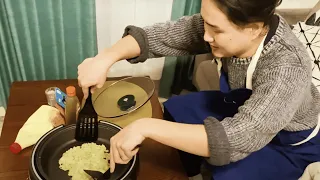 Husband cooks Okonomiyaki Japanese dish for dinner | Japan Vlog