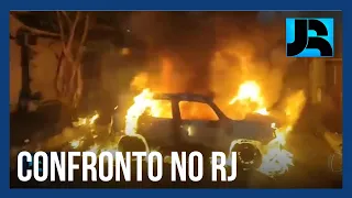 Polícia e traficantes trocam tiros durante operação nos complexos da Penha e do Alemão, no Rio