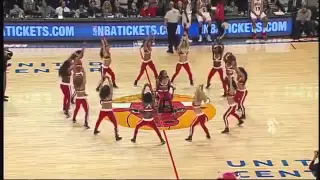 Chicago Bulls Cheerleader Surprised With Marriage Proposal 2