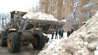 Рекордный снегопад и контрольная для коммунальщиков. Спецрепортаж