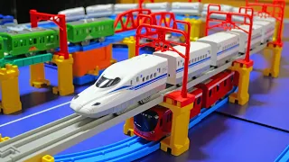 Plarail Japanese Shinkansen N700 Series Long Train & 4 JR Trains